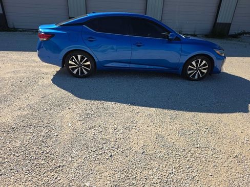 Used 2024 Nissan Sentra SV w/ SV Premium Package FWD image 5