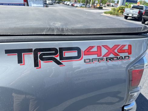 Used 2021 Toyota Tacoma TRD Off-Road AWD/4WD image 8