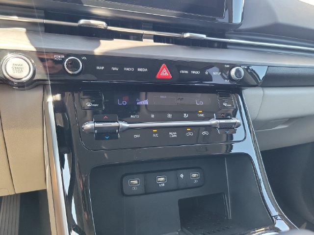 Certified 2024 Kia Carnival EX FWD image 24