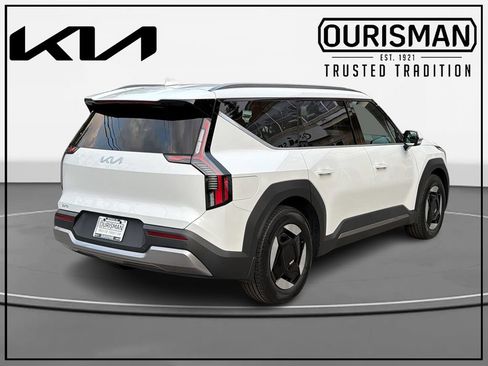 Used 2024 Kia EV9 Wind AWD/4WD image 4