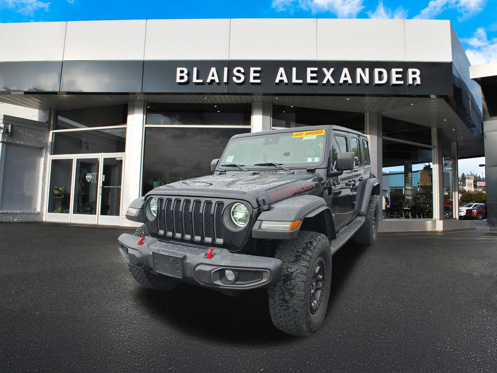 Used 2022 Jeep Wrangler Unlimited Rubicon w/ Xtreme Recon 35" Tire Package AWD/4WD image 9