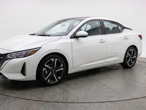Used 2025 Nissan Sentra SV FWD image 3