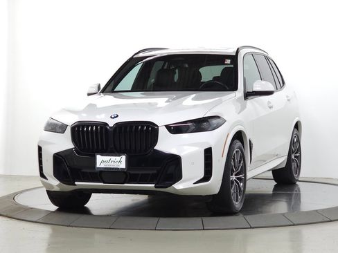 Used 2024 BMW X5 xDrive40i w/ M Sport Package AWD/4WD image 4
