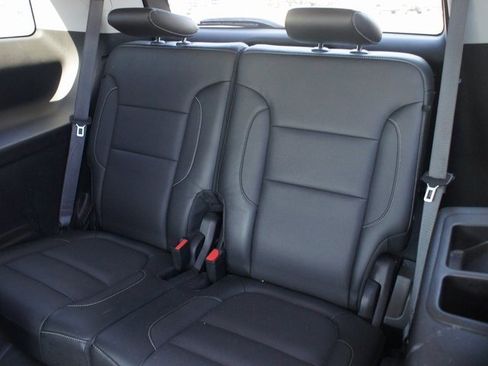 Used 2019 GMC Acadia SLT w/ Black Edition image 15