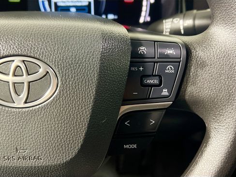 Used 2025 Toyota Camry LE image 19