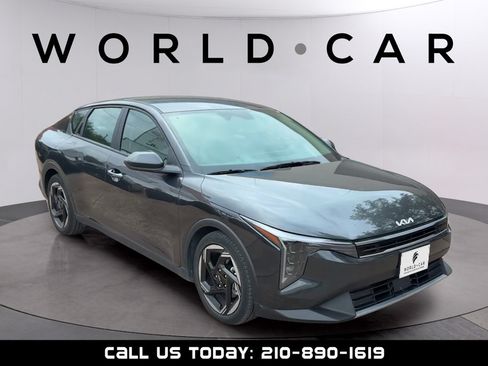 Used 2025 Kia K4 EX FWD image 2