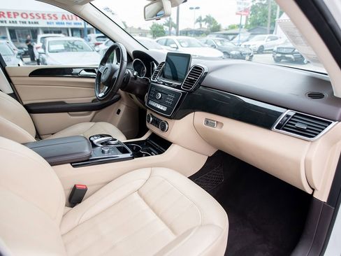 Used 2017 Mercedes-Benz GLE 350 w/ Premium 1 Package image 16