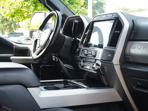 Used 2022 Ford F250 Lariat w/ Lariat Ultimate Package AWD/4WD image 34