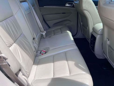 Used 2016 Jeep Grand Cherokee Limited AWD/4WD image 22