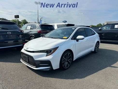 Used 2022 Toyota Corolla SE w/ SE Premium Package FWD image 1