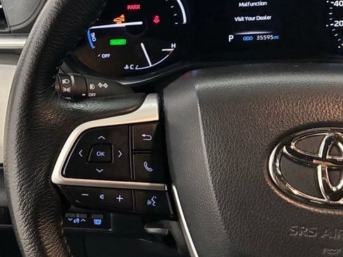Used 2022 Toyota Sienna XLE FWD image 12
