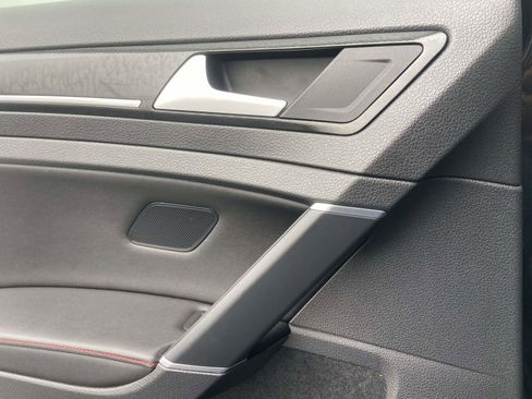 Used 2016 Volkswagen GTI Autobahn w/ Driver Assistance Package image 15