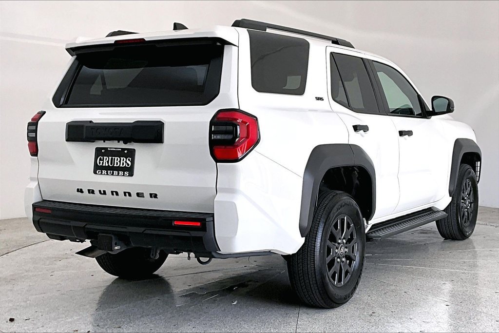 Used 2025 Toyota 4Runner SR5 AWD/4WD image 14