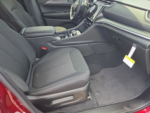 New 2025 Jeep Grand Cherokee L Laredo w/ Luxury Tech Group I image 35