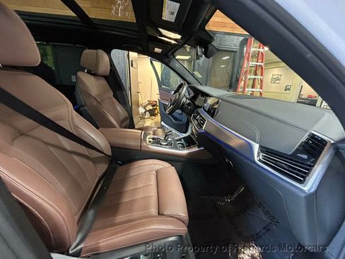 Used 2021 BMW X5 xDrive40i AWD/4WD image 23