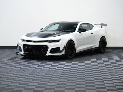 Used 2018 Chevrolet Camaro ZL1 RWD image 3