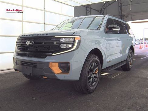 Used 2025 Ford Expedition Tremor AWD/4WD image 3