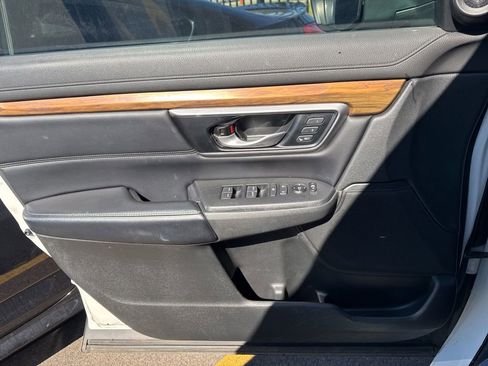 Used 2018 Honda CR-V Touring image 9