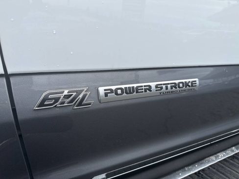 Used 2022 Ford F250 Lariat w/ Lariat Ultimate Package AWD/4WD image 2