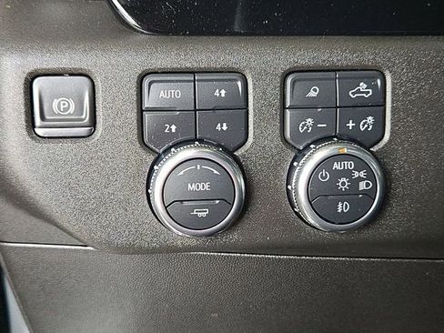 Used 2025 GMC Sierra 2500 SLT image 14