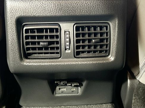 Used 2025 Toyota Camry SE w/ Convenience Package FWD image 21