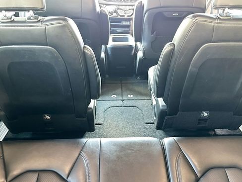 Used 2025 Chrysler Pacifica Select FWD image 28