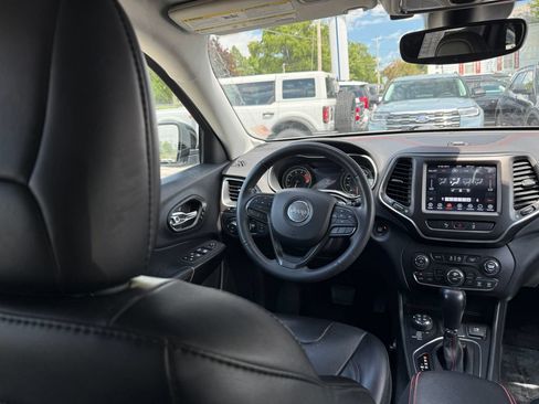 Used 2022 Jeep Cherokee Trailhawk w/ Premium Leather Package AWD/4WD image 29