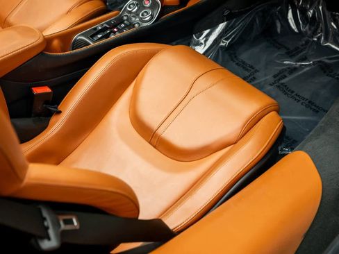 Used 2018 McLaren 570S Spider image 37