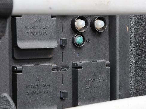 Used 2021 Ford F150 Limited image 15