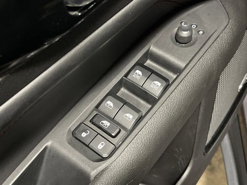 Used 2024 Jeep Compass Trailhawk w/ Trailhawk Elite Group image 9