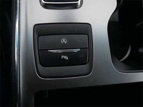 Used 2024 Ford Edge Titanium image 27