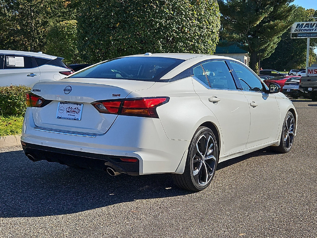 Certified 2023 Nissan Altima 2.5 SR w/ SR Premium Package FWD image 7