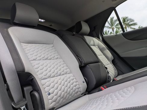 Used 2021 Chevrolet Equinox LS w/ LS Convenience Package image 17