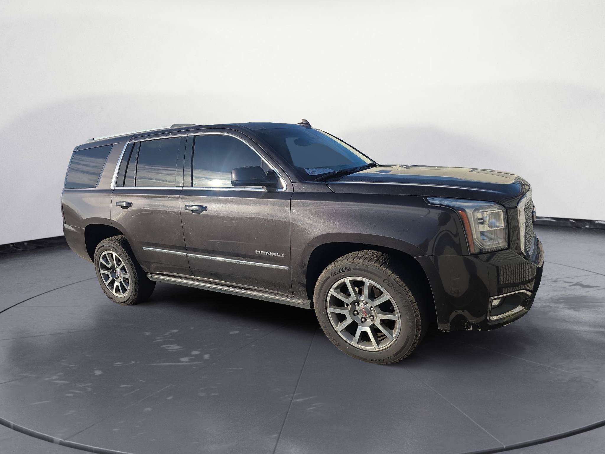 Used 2017 GMC Yukon Denali w/ Open Road Package RWD image 2