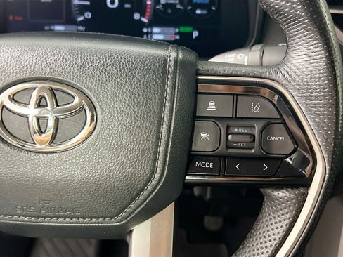 Used 2024 Toyota Tundra Limited AWD/4WD image 19