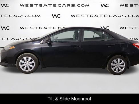 Used 2017 Toyota Corolla LE w/ Carpet Mat Package (TMS) FWD image 5