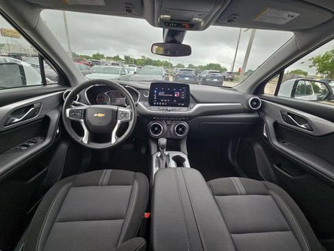 Used 2025 Chevrolet Blazer LT AWD/4WD image 25