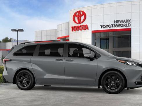 New 2026 Toyota Sienna XLE Woodland Edition AWD/4WD image 6