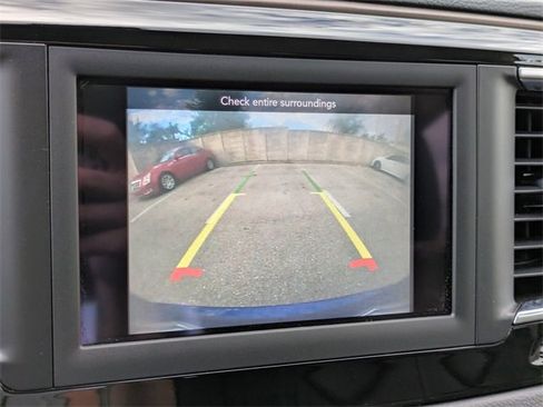 Used 2019 Chrysler Pacifica LX w/ Tire & Wheel Group image 23