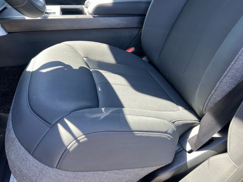 Used 2025 Land Rover Range Rover SE image 18