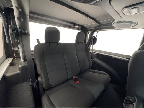 Used 2022 Jeep Wrangler Sport AWD/4WD image 26