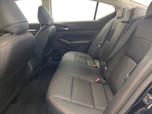 Used 2024 Nissan Altima 2.5 SR FWD image 18