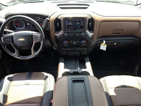 Used 2022 Chevrolet Silverado 2500 High Country w/ Technology Package AWD/4WD image 15
