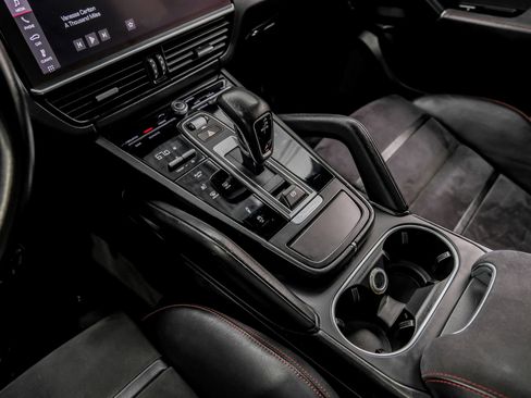 Used 2021 Porsche Cayenne GTS w/ Premium Package AWD/4WD image 30