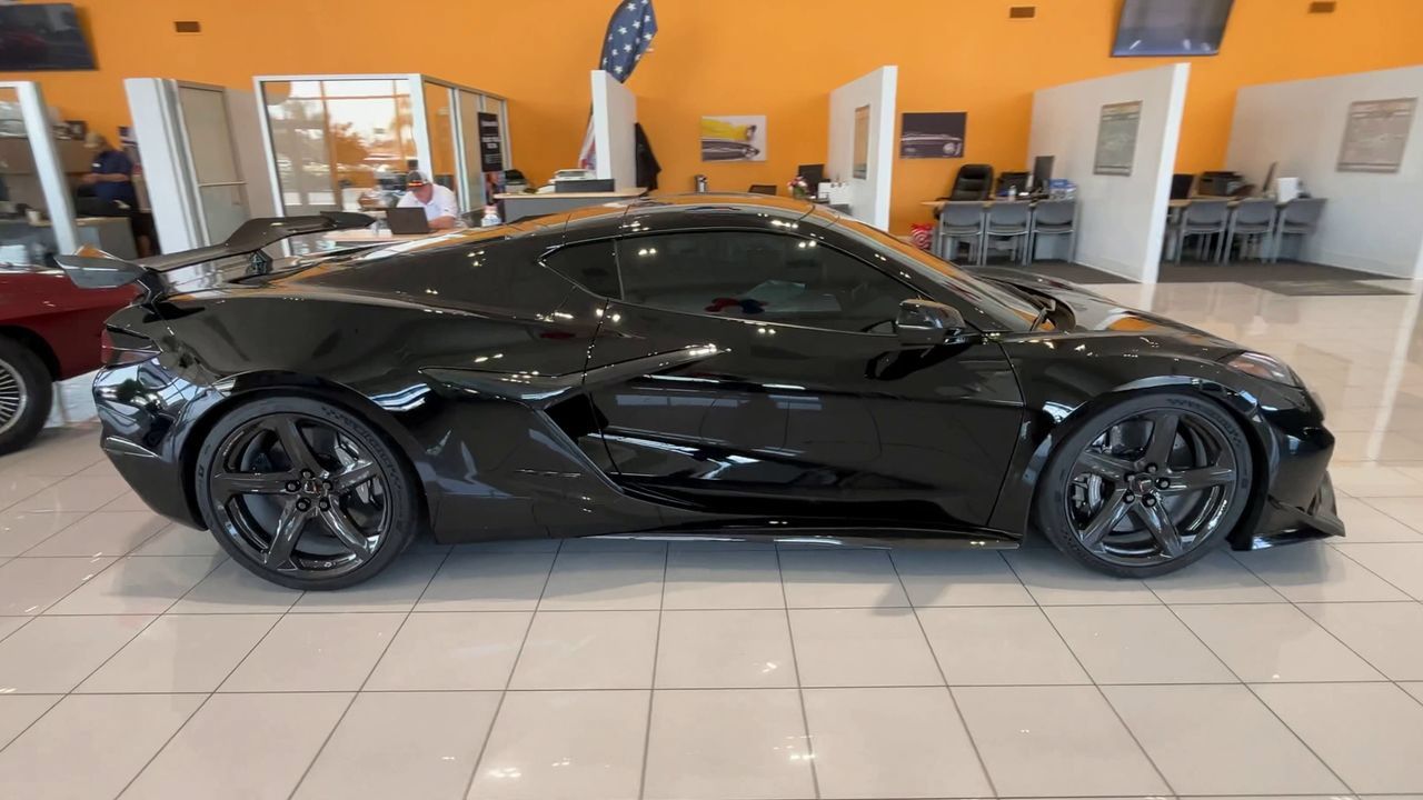Used 2024 Chevrolet Corvette Z06 w/ Z07 Performance Package RWD image 8