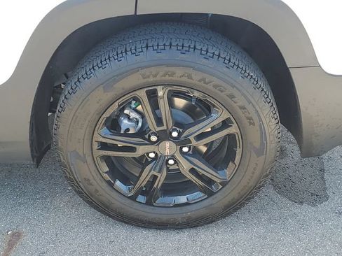 Certified 2023 GMC Terrain AT4 AWD/4WD image 41