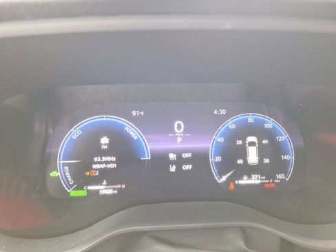 Used 2025 Toyota Sienna XSE FWD image 18