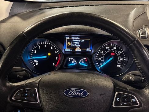 Used 2019 Ford Escape Titanium image 32