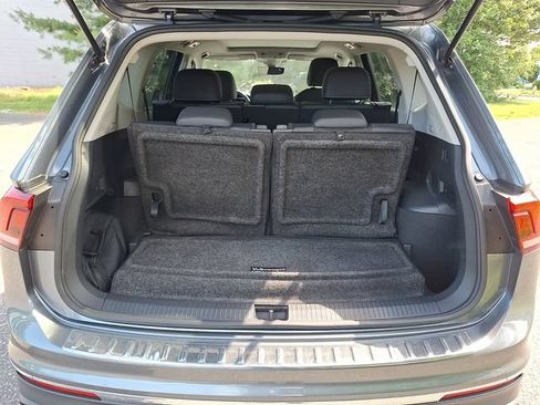 Certified 2023 Volkswagen Tiguan SE w/ Panoramic Sunroof Package FWD image 29