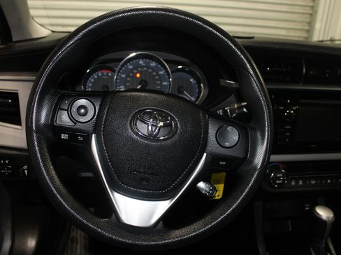 Used 2016 Toyota Corolla LE image 9